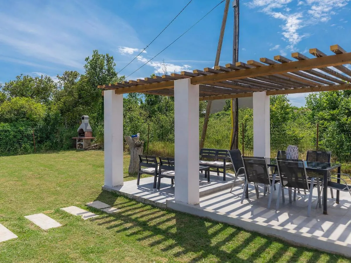 Holiday Home Alma By Interhome Sisan