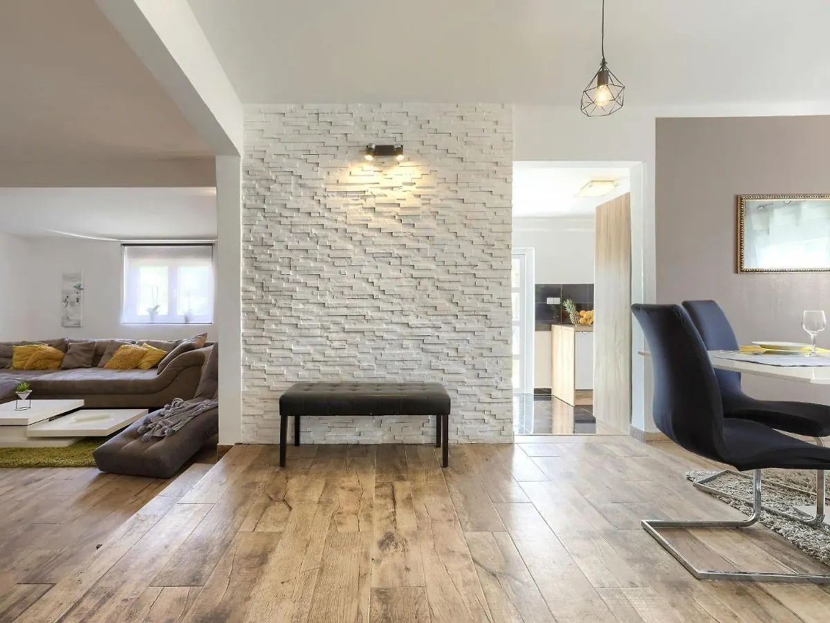 Holiday Home Alma By Interhome Sisan